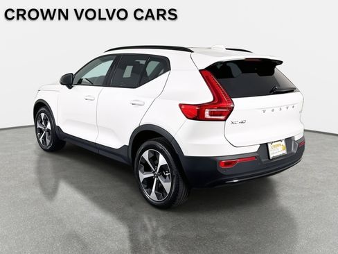 Used 2023 Volvo XC40 B5 Plus w/ Protection Package Premier image 8