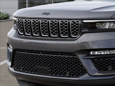 New 2025 Jeep Grand Cherokee Summit w/ Obsidian Package image 11