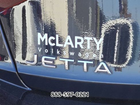 Used 2022 Volkswagen Jetta SE w/ Panoramic Sunroof Package FWD image 15