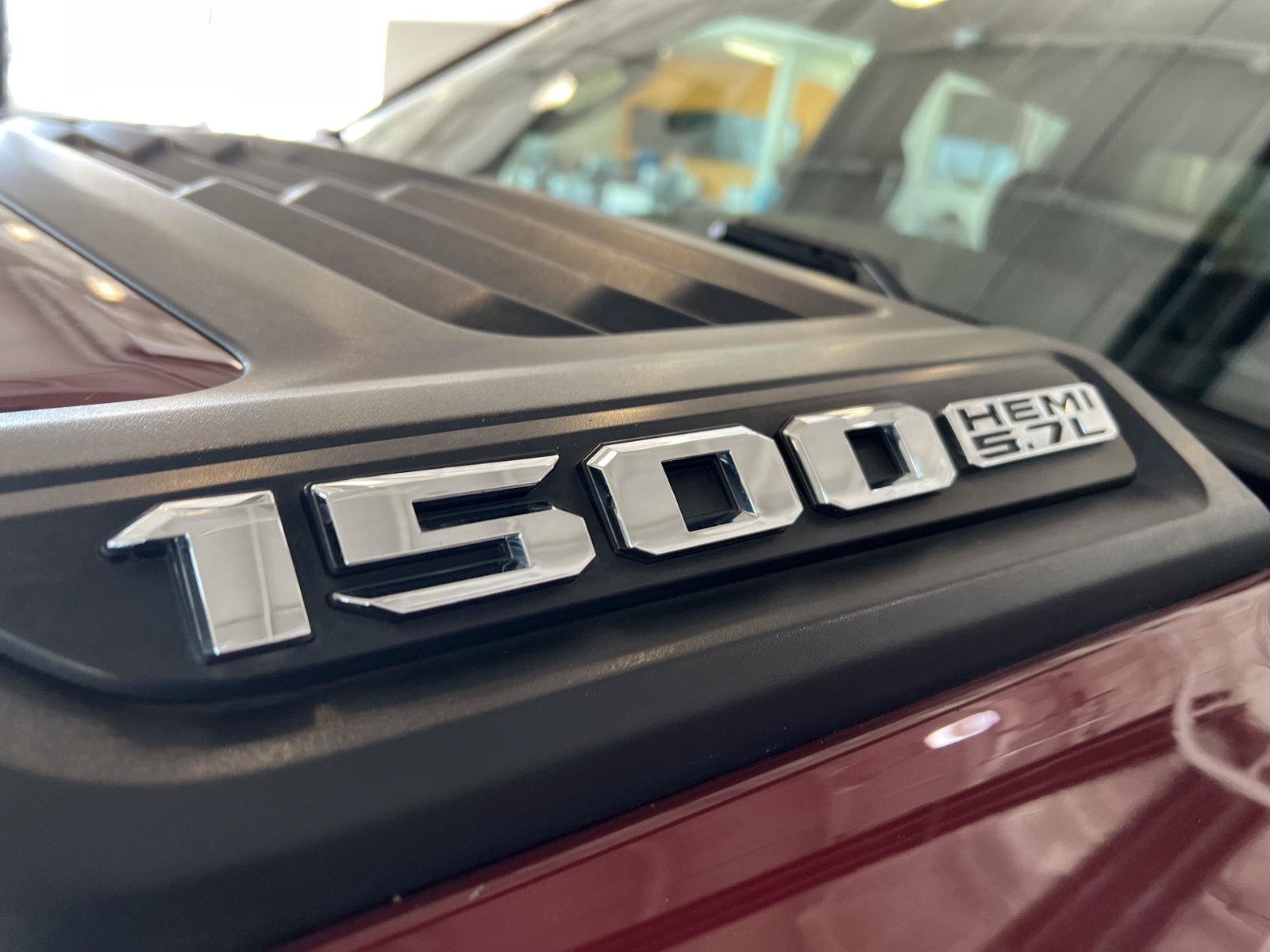 Used 2019 RAM 1500 Laramie AWD/4WD image 5