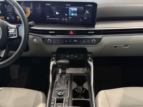 Used 2024 Kia Sorento S w/ Panoramic Sunroof Package FWD image 39