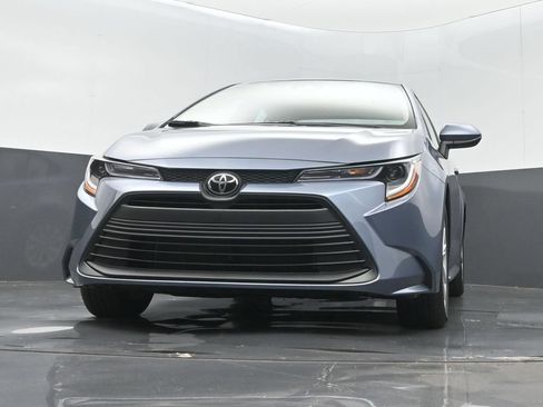 Used 2026 Toyota Corolla LE w/ LE Premium Package FWD image 11