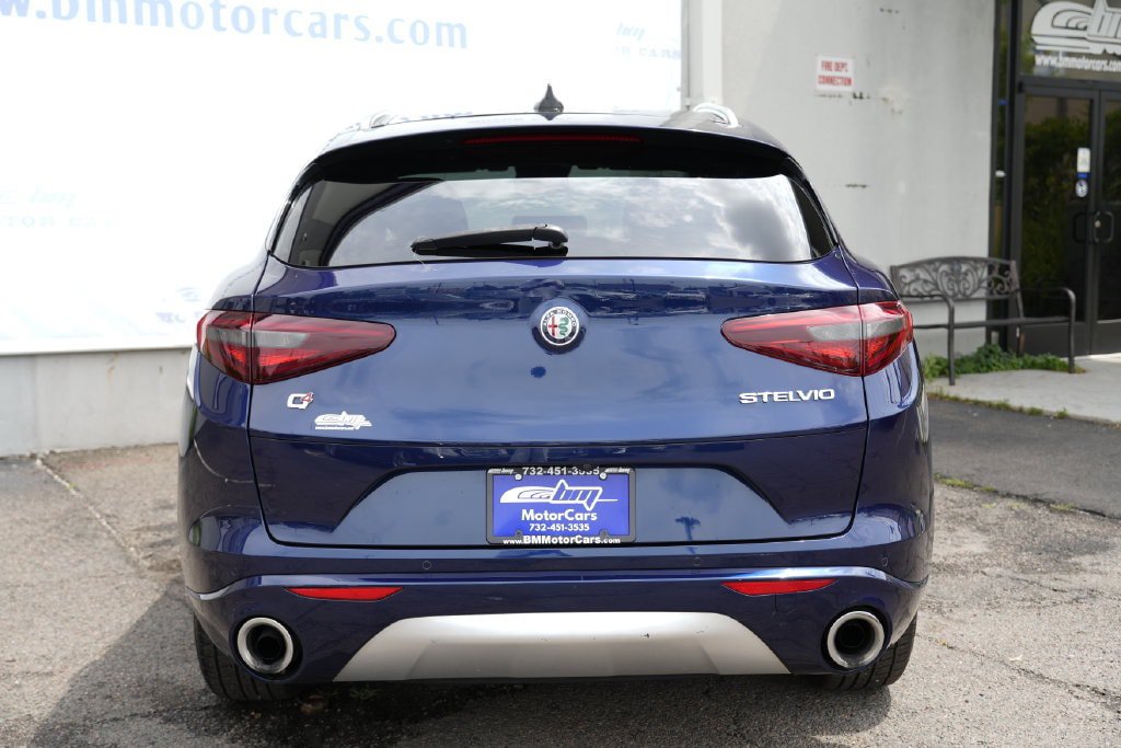Used 2021 Alfa Romeo Stelvio Ti AWD/4WD image 8