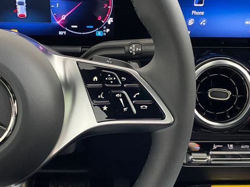 Used 2026 Mercedes-Benz GLA 250 4MATIC image 28