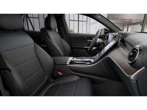 Used 2026 Mercedes-Benz GLC 300 4MATIC image 4
