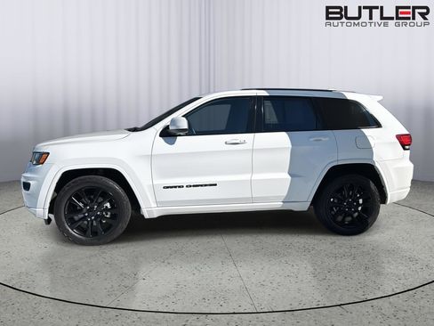 Used 2019 Jeep Grand Cherokee Altitude image 3