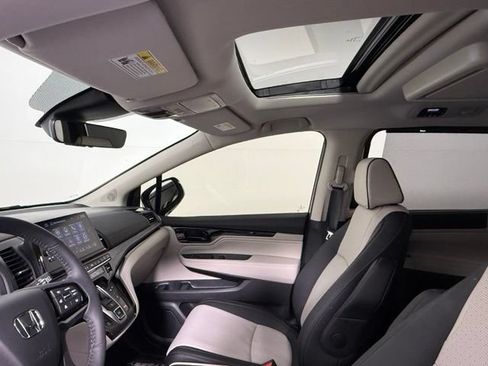 Used 2026 Honda Odyssey Elite image 35