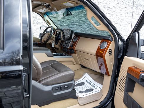 Used 2016 Ford F250 King Ranch w/ King Ranch w/Chrome Package image 40