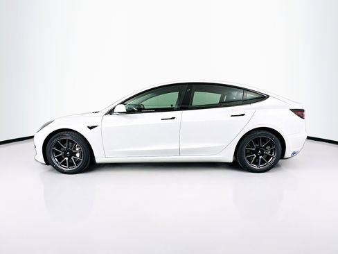 Used 2021 Tesla Model 3 Standard Range Plus image 4