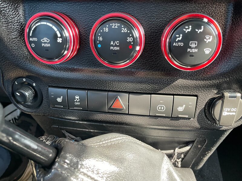 Used 2012 Jeep Wrangler Unlimited Sahara AWD/4WD image 21