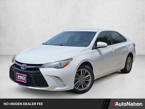 Used 2017 Toyota Camry SE FWD image 1