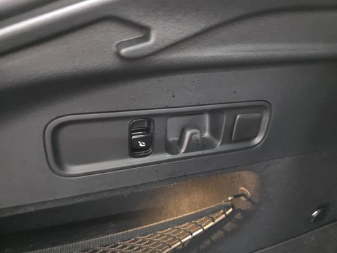 Used 2024 Mercedes-Benz GLC 300 4MATIC image 18