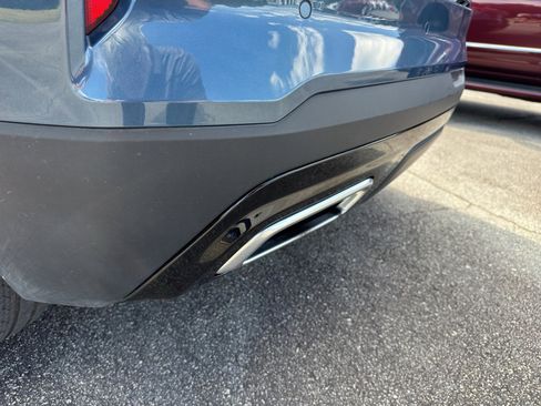 Used 2025 Cadillac XT4 Premium Luxury image 6