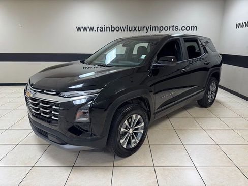 Used 2025 Chevrolet Equinox LT image 3