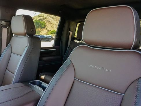 New 2026 GMC Sierra 2500 Denali w/ Max Trailering Package AWD/4WD image 15