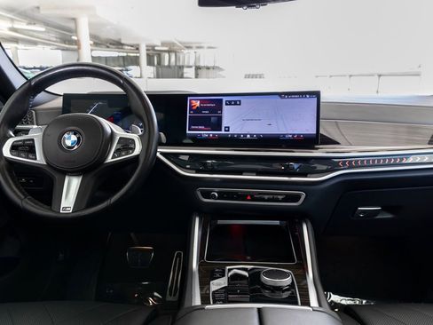 Used 2025 BMW X6 xDrive40i image 11