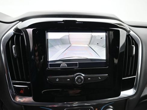 Used 2021 Chevrolet Traverse LS FWD image 11