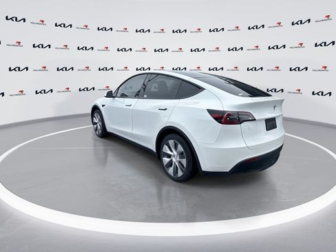 Used 2024 Tesla Model Y Long Range RWD image 6