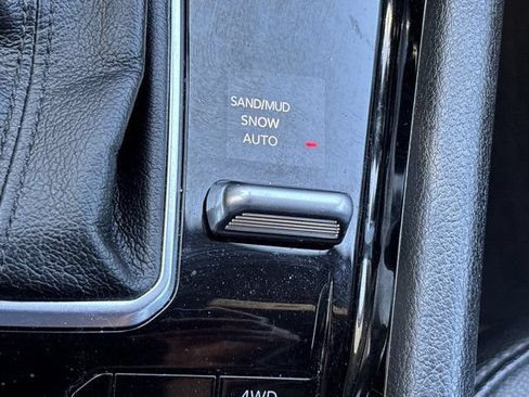 Used 2022 Jeep Compass Limited AWD/4WD image 32