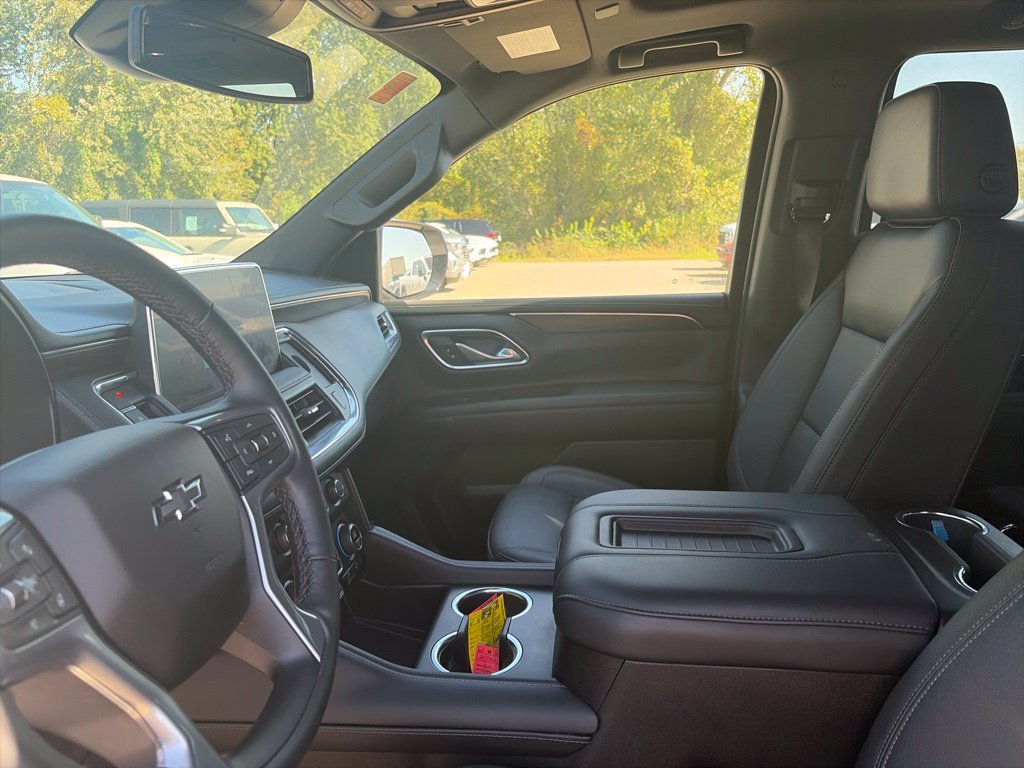 Used 2024 Chevrolet Tahoe Z71 w/ Luxury Package AWD/4WD image 16