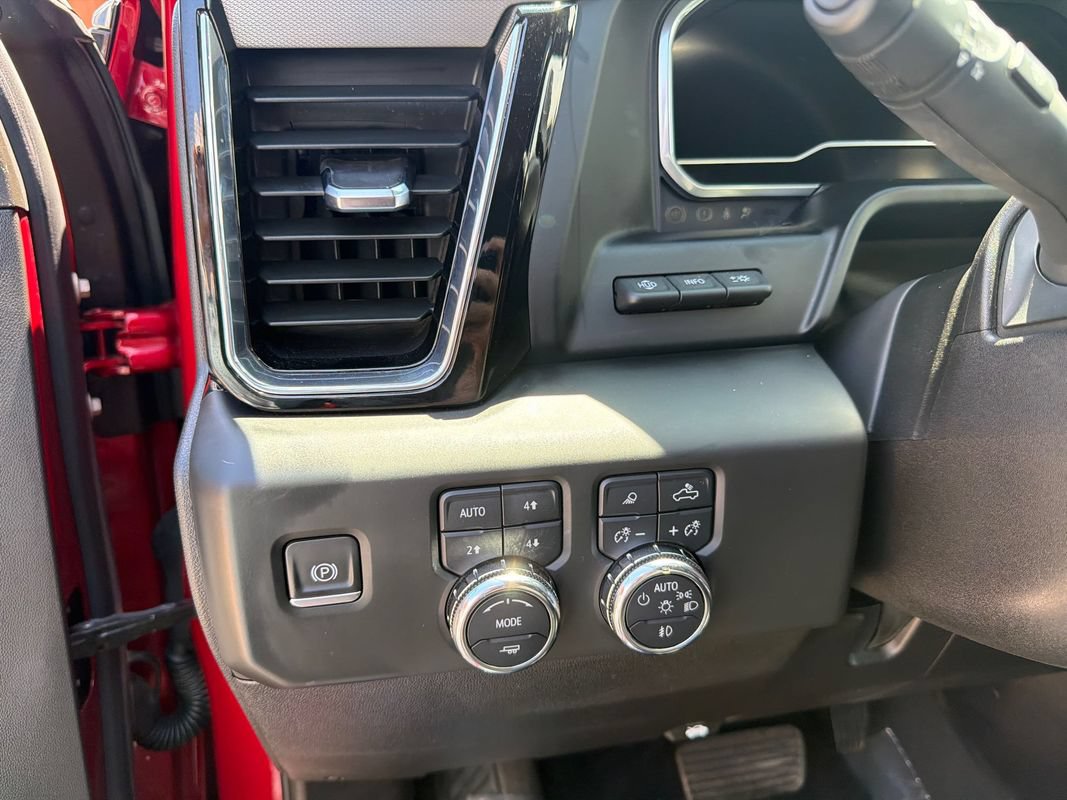Used 2024 GMC Sierra 3500 Denali w/ Denali Reserve Package AWD/4WD image 12