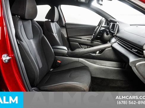 Used 2025 Hyundai Elantra Sport FWD image 19
