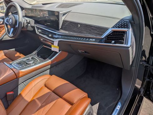 New 2026 BMW X5 xDrive50e AWD/4WD image 9