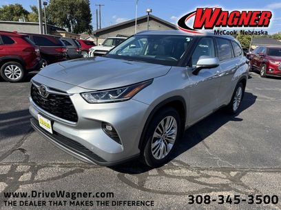 Used 2024 Toyota Highlander Platinum
