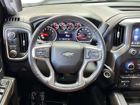 Used 2021 Chevrolet Silverado 1500 LT Trail Boss w/ Convenience Package II AWD/4WD image 3