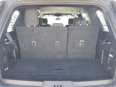 Used 2020 Ford Expedition XLT image 6