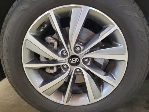 Used 2019 Hyundai Santa Fe SEL FWD image 31