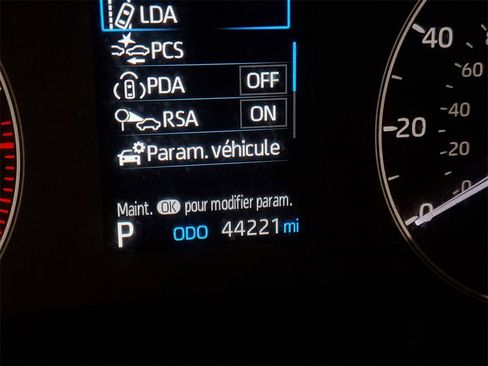 Used 2023 Toyota Corolla LE image 23