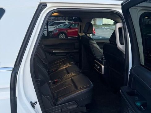 Used 2024 Ford Expedition Max XLT image 19