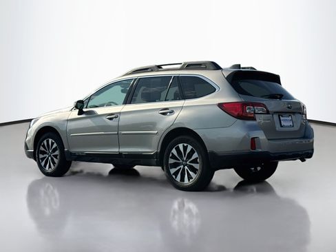 Used 2017 Subaru Outback 3.6R Limited AWD/4WD image 5