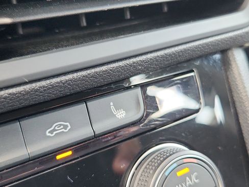 Used 2019 Volkswagen Jetta GLI FWD image 25
