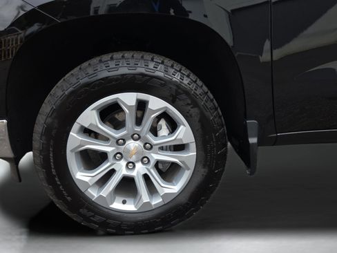 Used 2025 Chevrolet Silverado 1500 LTZ w/ Technology Package image 34