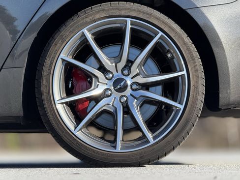 Used 2025 Genesis G70 2.5T image 18