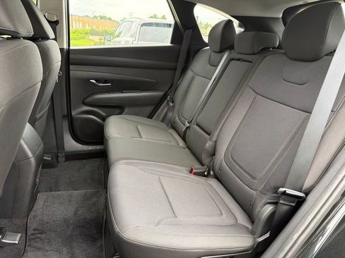 Certified 2025 Hyundai Tucson SE FWD image 24