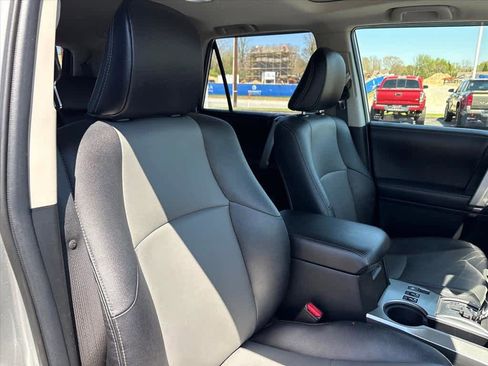 Used 2018 Toyota 4Runner SR5 Premium AWD/4WD image 6