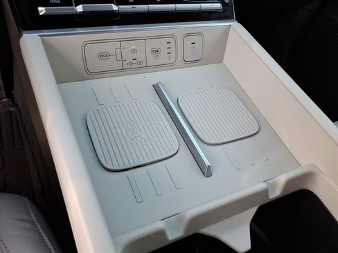 Used 2024 Hyundai Santa Fe Limited image 19