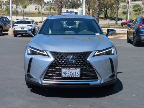 Used 2023 Lexus UX 250h FWD image 2