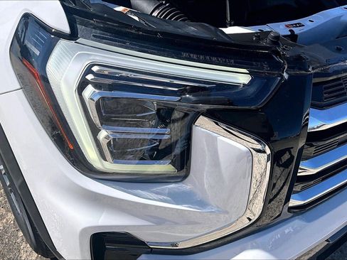 Used 2025 GMC Terrain Elevation AWD/4WD image 28