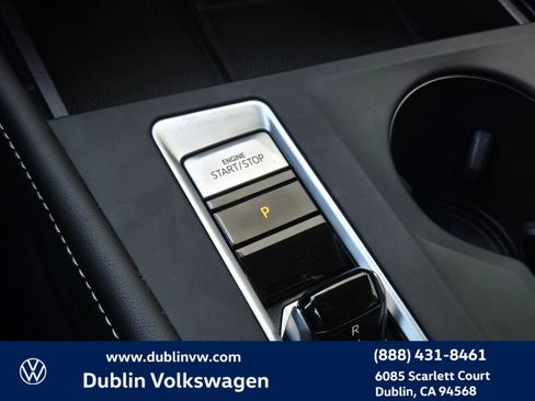 Used 2024 Volkswagen Atlas SE FWD image 18