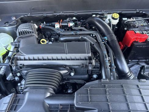 New 2025 Ford Maverick Lariat w/ 4K Tow Package image 18