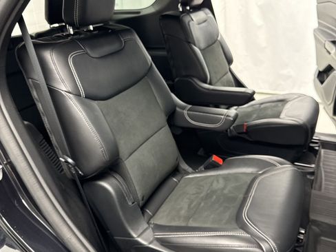 Used 2023 Ford Explorer ST image 36