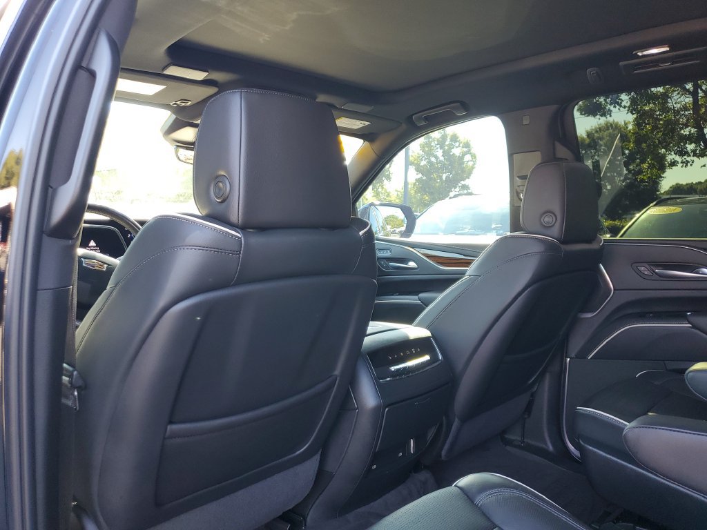 Used 2023 Cadillac Escalade ESV Premium Luxury AWD/4WD image 13