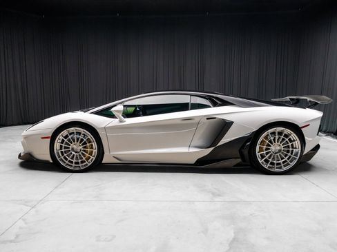 Used 2013 Lamborghini Aventador LP 700-4 image 12
