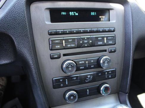 Used 2010 Ford Mustang GT RWD image 13