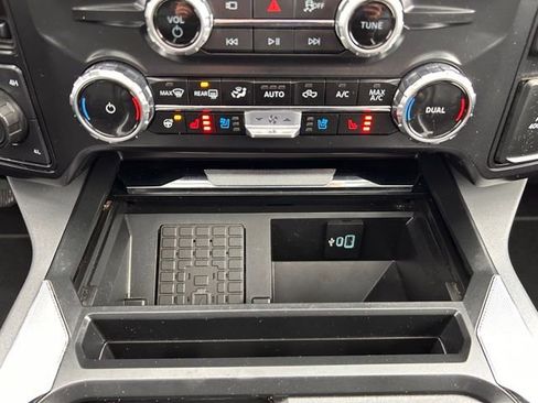 Used 2025 Ford F350 Lariat w/ Black Appearance Package AWD/4WD image 24