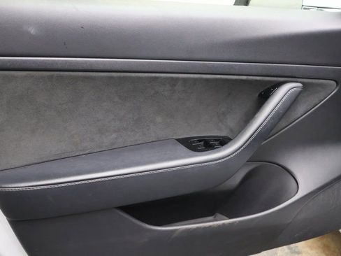 Used 2020 Tesla Model 3 Standard Range Plus image 15